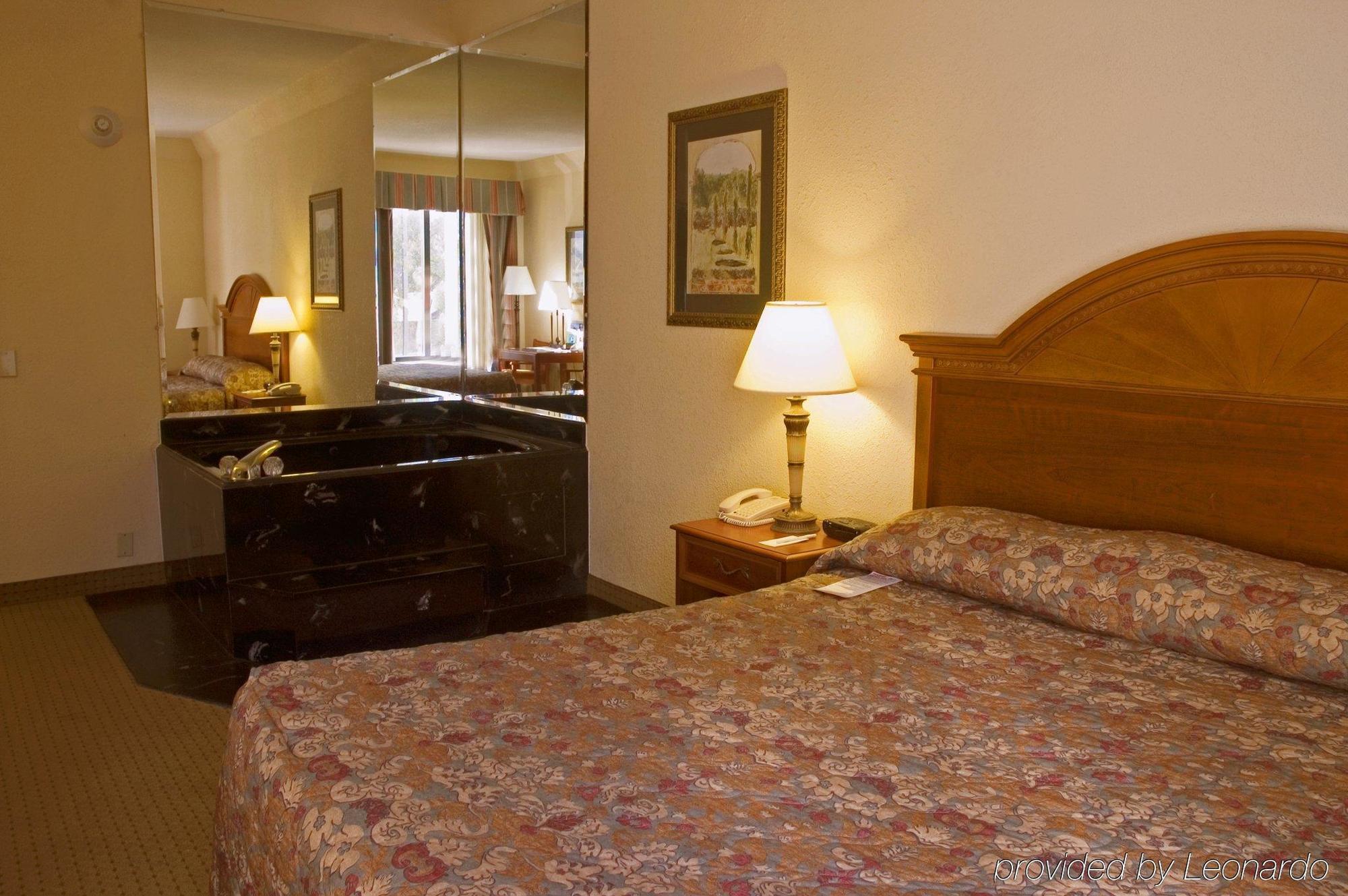 Holiday Inn Express & Suites Houston - Memorial Park Area By Ihg Extérieur photo