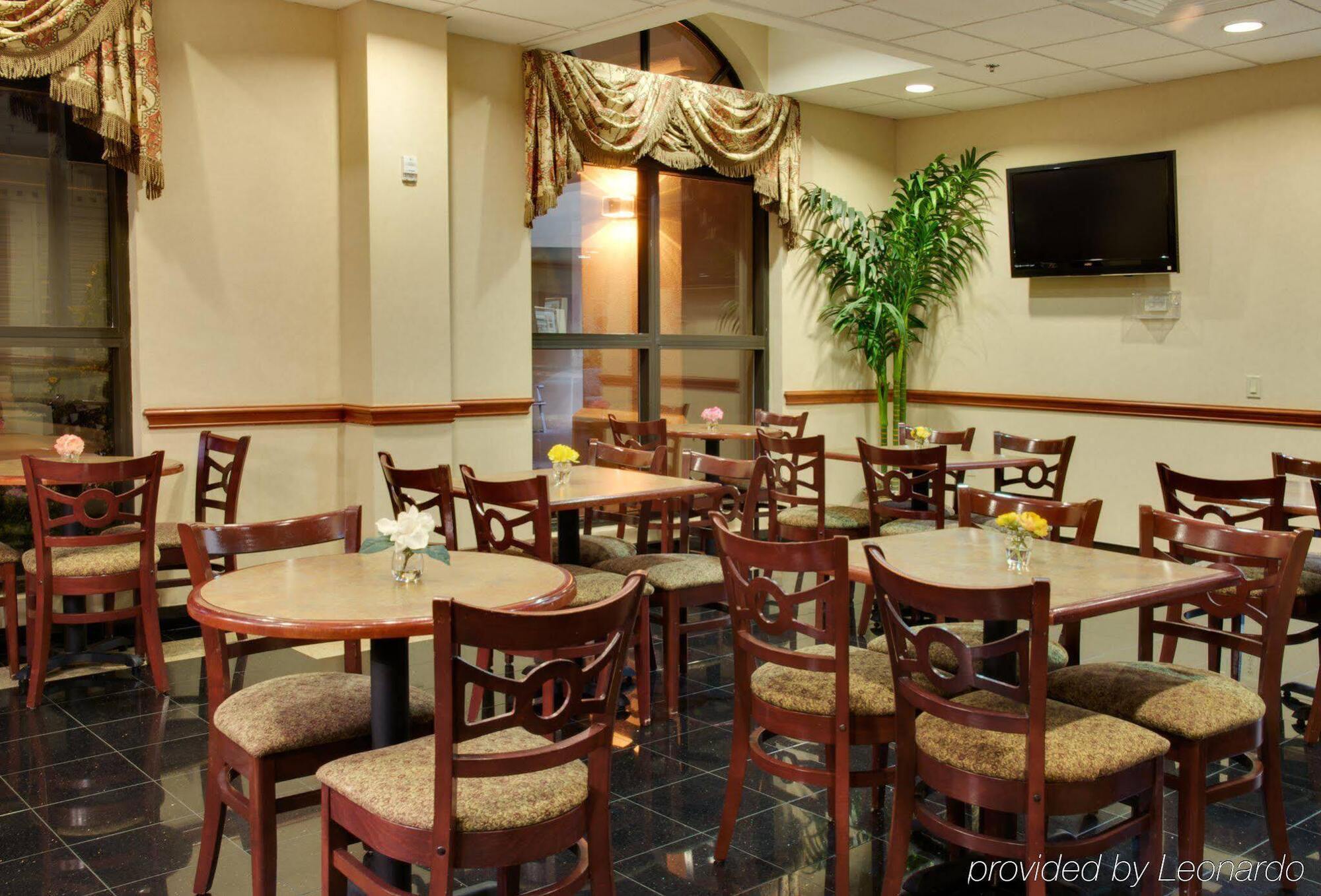 Holiday Inn Express & Suites Houston - Memorial Park Area By Ihg Extérieur photo